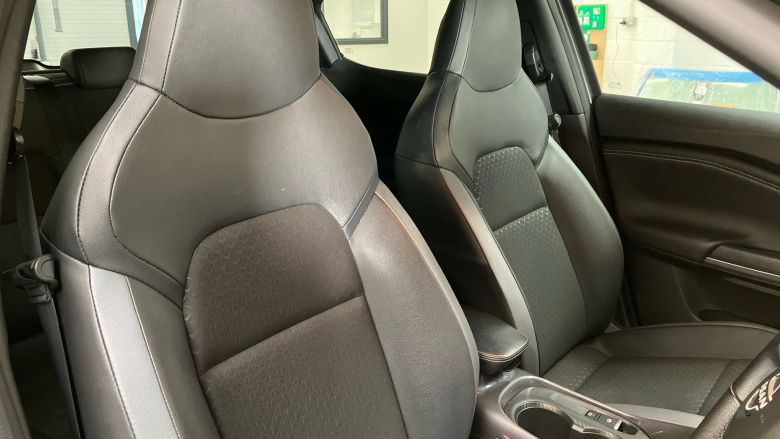 Nissan Juke 1.0 DiG-T 114 N-Connecta 5dr DCT Petrol Hatchback